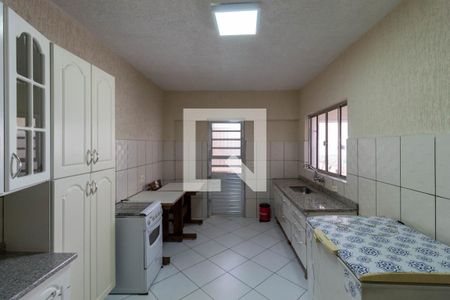 Casa à venda com 312m², 6 quartos e 6 vagasCozinha 2