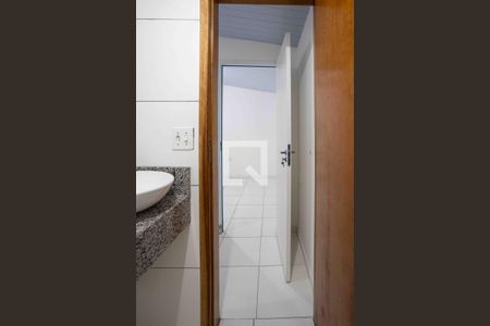 Banheiro de apartamento para alugar com 1 quarto, 28m² em Taboão, Diadema