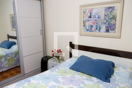 Casa à venda com 220m², 5 quartos e 4 vagas Casa à venda com 220m², 5 quartos e 4 vagasQuarto 5