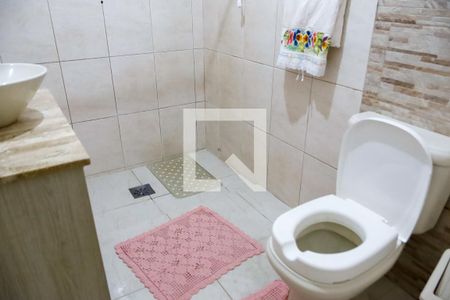 Casa à venda com 220m², 5 quartos e 4 vagas Casa à venda com 220m², 5 quartos e 4 vagasBanheiro
