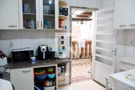 Casa à venda com 220m², 5 quartos e 4 vagas Casa à venda com 220m², 5 quartos e 4 vagasCozinha