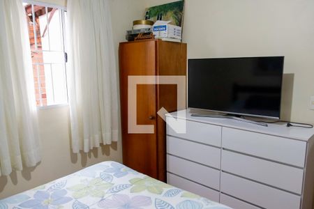 Casa à venda com 220m², 5 quartos e 4 vagas Casa à venda com 220m², 5 quartos e 4 vagasQuarto 5