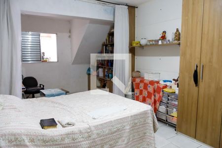 Casa à venda com 220m², 5 quartos e 4 vagas Casa à venda com 220m², 5 quartos e 4 vagasQuarto 3