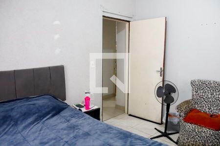 Casa à venda com 220m², 5 quartos e 4 vagas Casa à venda com 220m², 5 quartos e 4 vagasQuarto 2