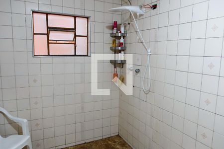 Casa à venda com 220m², 5 quartos e 4 vagas Casa à venda com 220m², 5 quartos e 4 vagasBanheiro 2