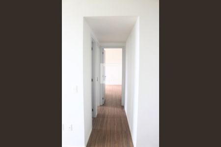 Corredor de acesso aos quartos de apartamento para alugar com 2 quartos, 73m² em Vila da Serra, Belo Horizonte