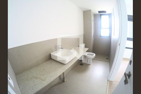 Banheiro da Suíte 1 de apartamento para alugar com 2 quartos, 73m² em Vila da Serra, Belo Horizonte