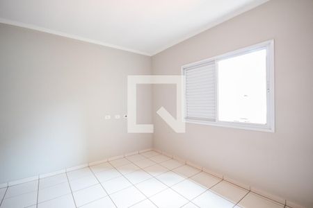 Casa à venda com 232m², 4 quartos e 4 vagasSuíte 2