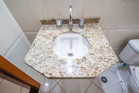 Casa à venda com 232m², 4 quartos e 4 vagasBanheiro do Corredor