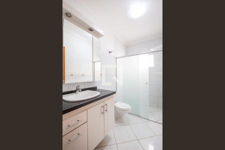 Casa à venda com 232m², 4 quartos e 4 vagasBanheiro da Suíte 1