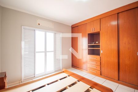 Suíte 1 de casa para alugar com 4 quartos, 232m² em Vila Osasco, Osasco
