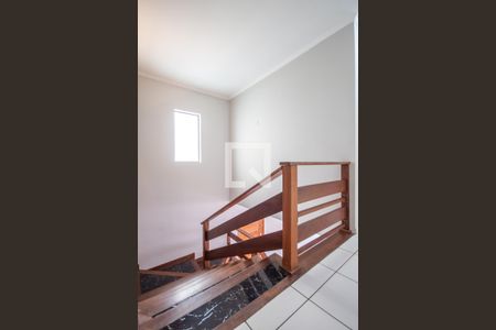 Casa à venda com 232m², 4 quartos e 4 vagasEscada