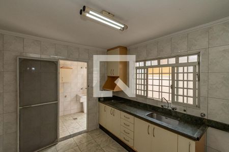 Casa à venda com 190m², 4 quartos e 3 vagasCozinha 