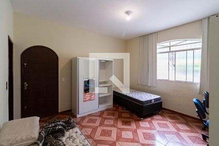 Sala 2 de casa à venda com 7 quartos, 207m² em Ouro Preto, Belo Horizonte