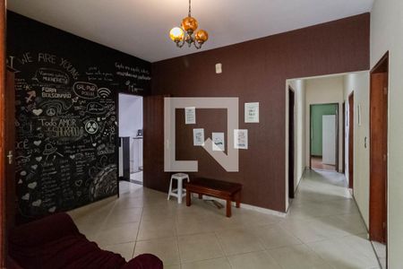 Sala 1 de casa à venda com 7 quartos, 207m² em Ouro Preto, Belo Horizonte