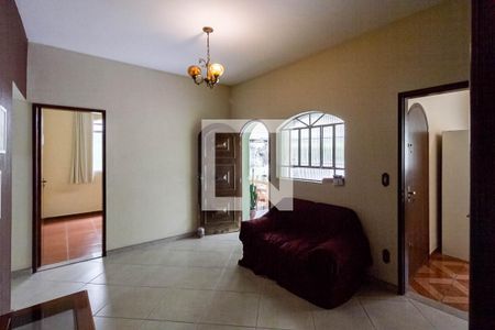 Sala 1 de casa à venda com 7 quartos, 207m² em Ouro Preto, Belo Horizonte