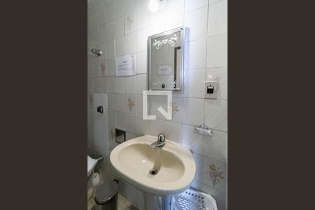 Casa à venda com 207m², 7 quartos e 4 vagasBanheiro social 2