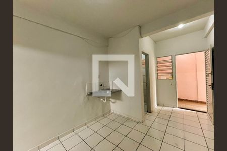 Sala/Cozinha de kitnet/studio para alugar com 1 quarto, 20m² em Taguatinga Norte, Brasília