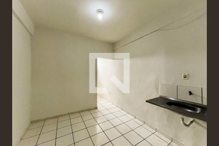 Sala/Cozinha de kitnet/studio para alugar com 1 quarto, 20m² em Taguatinga Norte, Brasília