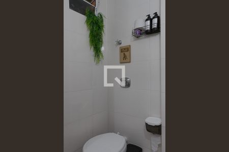 Banheiro de kitnet/studio para alugar com 1 quarto, 18m² em Centro Histórico, Porto Alegre