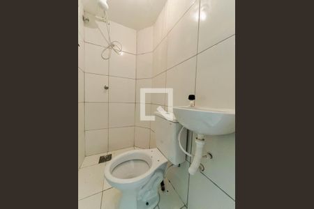 Banheiro de kitnet/studio para alugar com 1 quarto, 20m² em Taguatinga Norte, Brasília