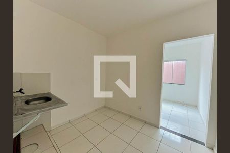 Cozinha de kitnet/studio para alugar com 1 quarto, 20m² em Taguatinga Norte, Brasília