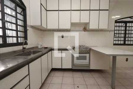Casa para alugar com 240m², 3 quartos e 2 vagasCopa e Cozinha