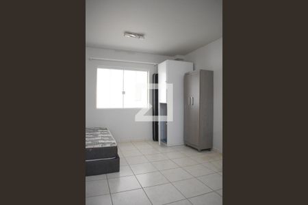 Sala/quarto de kitnet/studio para alugar com 1 quarto, 25m² em Boa Vista, Curitiba