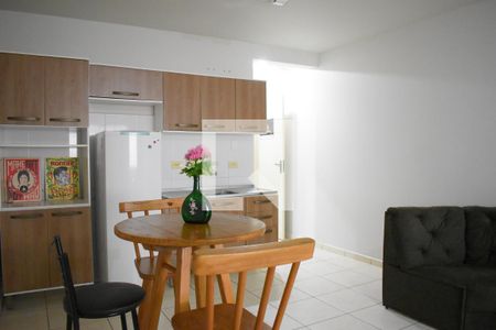 Cozinha de kitnet/studio para alugar com 1 quarto, 25m² em Boa Vista, Curitiba