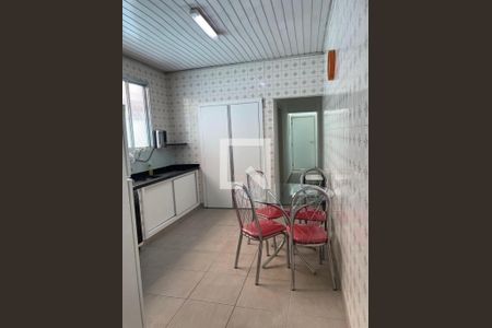 Casa à venda com 115m², 3 quartos e sem vaga