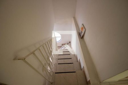 Casa à venda com 125m², 2 quartos e 1 vagaEscada