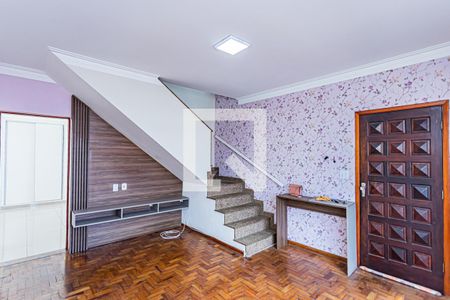 Sala de casa para alugar com 2 quartos, 174m² em Jardim Santo Elias, São Paulo