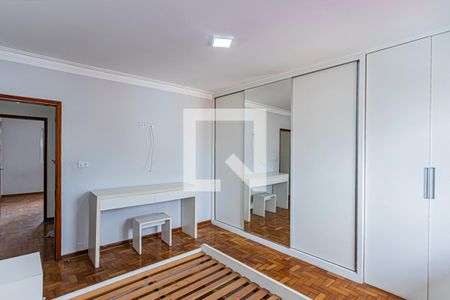 Quarto 1 de casa para alugar com 2 quartos, 174m² em Jardim Santo Elias, São Paulo