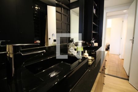 Apartamento à venda com 124m², 2 quartos e 3 vagasBanheiro da Suite 1