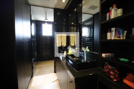 Apartamento à venda com 124m², 2 quartos e 3 vagasBanheiro da Suite 1