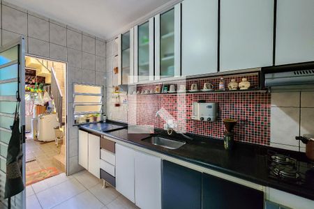 Casa à venda com 220m², 3 quartos e 2 vagasCozinha