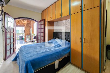 Casa à venda com 220m², 3 quartos e 2 vagasSuíte 1