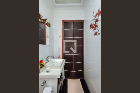 Casa à venda com 220m², 3 quartos e 2 vagasBanheiro Social