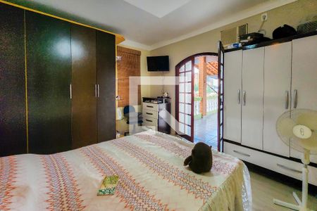 Casa à venda com 220m², 3 quartos e 2 vagasSuíte 2