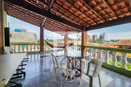 Casa à venda com 220m², 3 quartos e 2 vagasVaranda