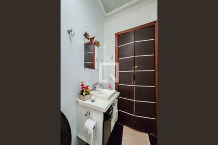 Casa à venda com 220m², 3 quartos e 2 vagasBanheiro Social