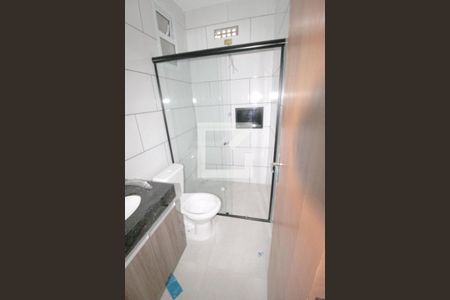 Banheiro de apartamento para alugar com 1 quarto, 25m² em Jardim Miriam, São Paulo