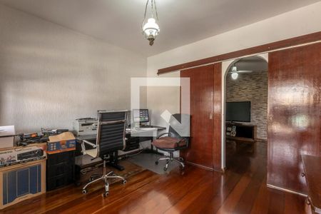 Sala de casa à venda com 4 quartos, 250m² em João Pinheiro, Belo Horizonte