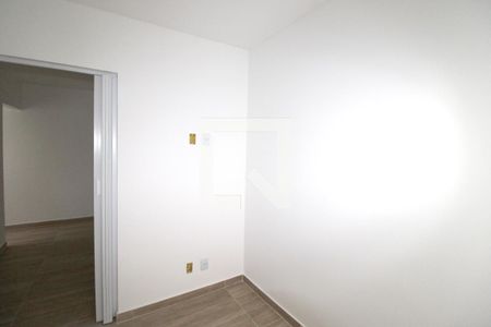 Quarto de kitnet/studio para alugar com 1 quarto, 28m² em Jardim Miriam, São Paulo