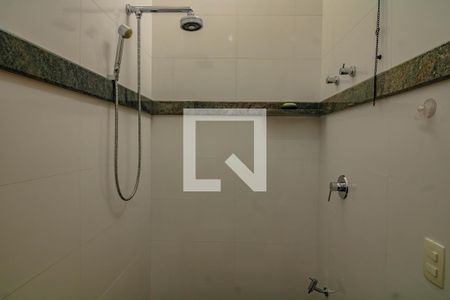 Casa à venda com 180m², 3 quartos e 4 vagasBanheiro