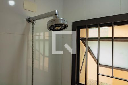 Casa à venda com 180m², 3 quartos e 4 vagasBanheiro