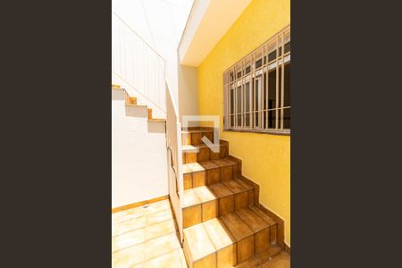 Casa para alugar com 157m², 3 quartos e 2 vagasEscada