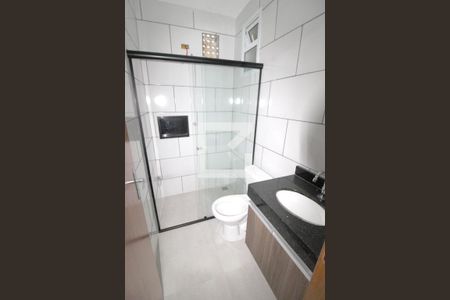 Banheiro de kitnet/studio para alugar com 1 quarto, 25m² em Jardim Miriam, São Paulo