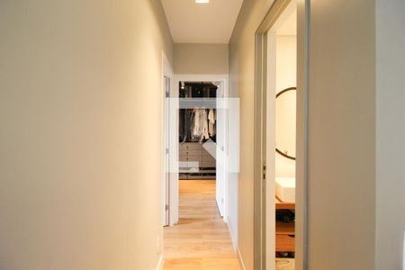 Corredor de apartamento para alugar com 2 quartos, 69m² em Vila Nova Conceição, São Paulo