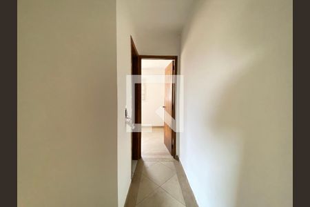 Quarto - corredor  de casa de condomínio para alugar com 2 quartos, 60m² em Vila Nivi, São Paulo